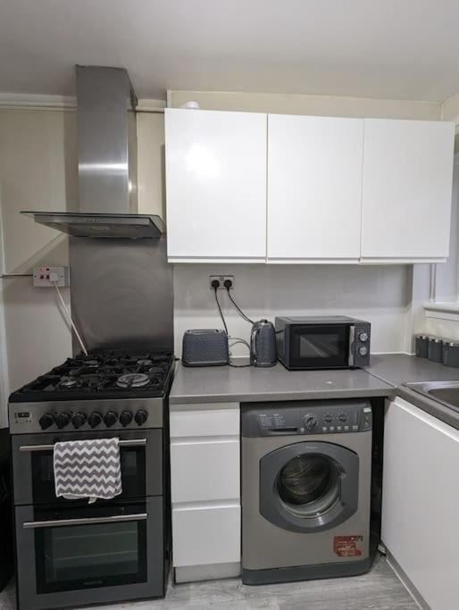 3 Bedroom Apartment Sleeps 8 Εδιμβούργο Εξωτερικό φωτογραφία